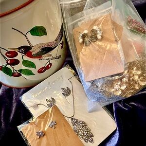 Jewelry Lot Modern/Vintage 
Costume New & Preowned
Tin not included